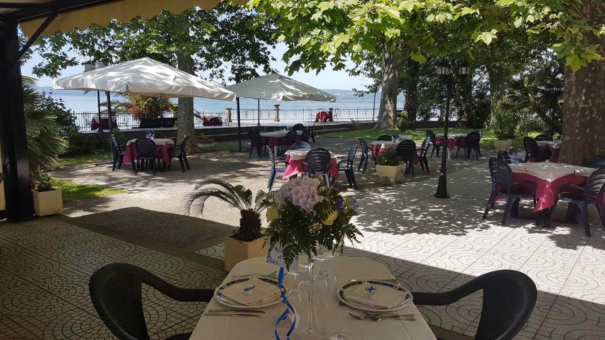 Hotel Eden Sul Lago Больсена Экстерьер фото